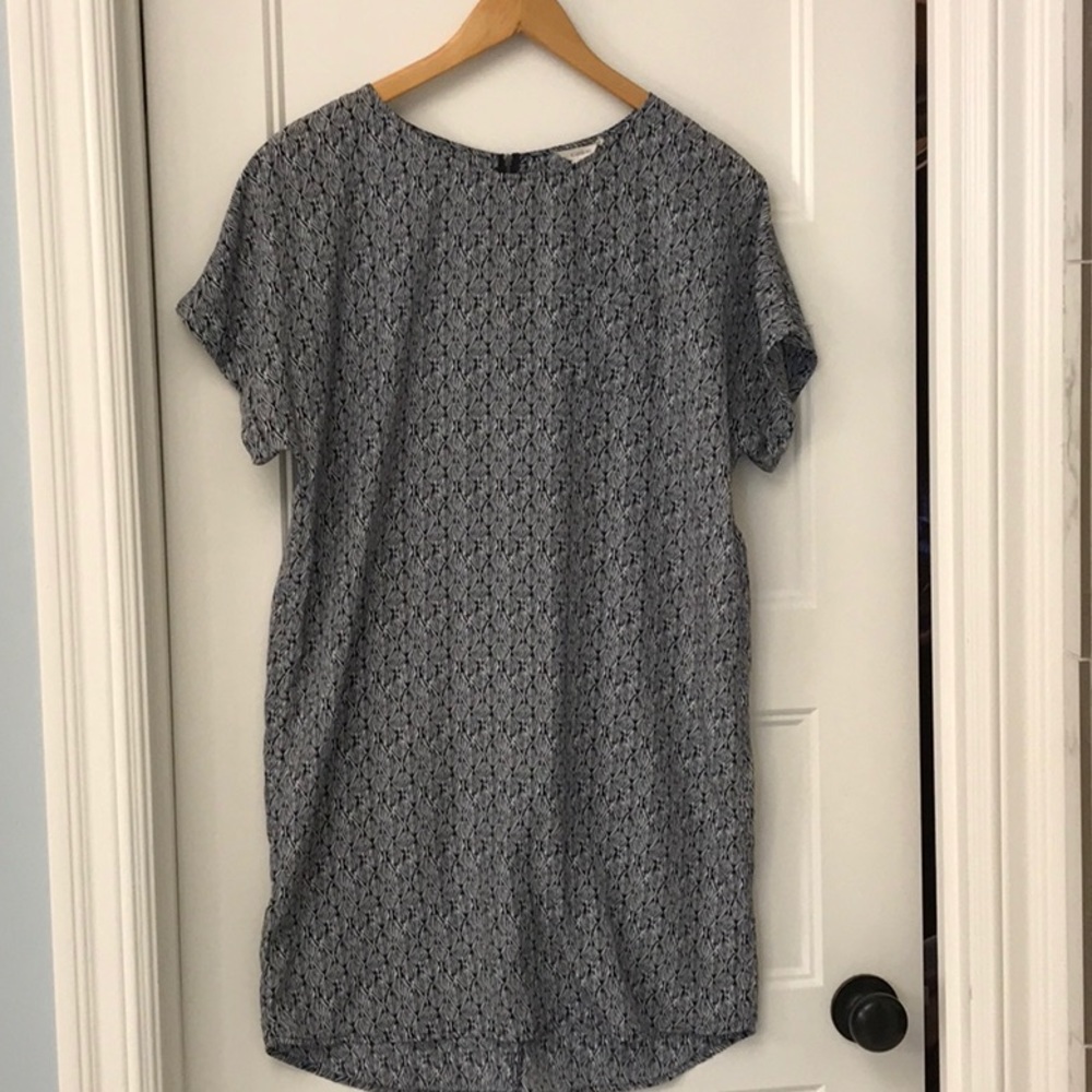 Caslon navy and white shift dress size M